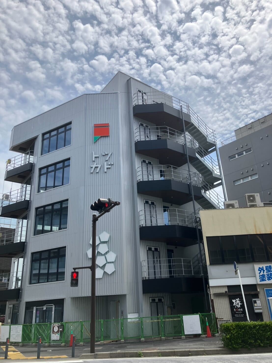 戸塚駅東口すぐの新スポット「トツカド」、見てきました。